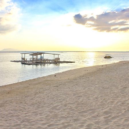 Bella Beach Resort Batangas Lian Esterno foto