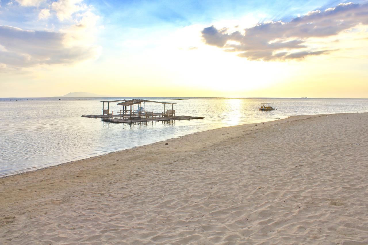 Bella Beach Resort Batangas Lian Esterno foto